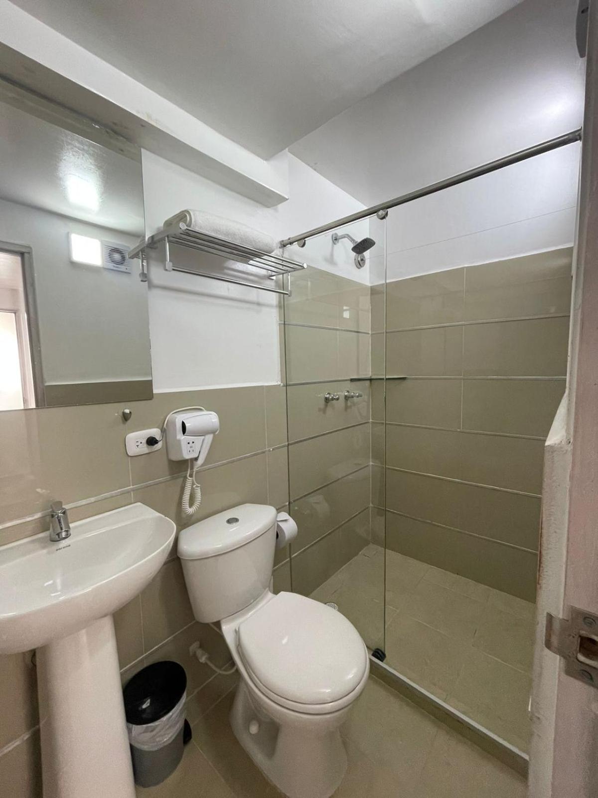 Hotel Hernandez Ctg Картахена Экстерьер фото