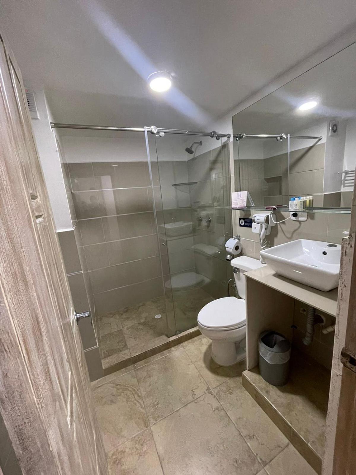 Hotel Hernandez Ctg Картахена Экстерьер фото